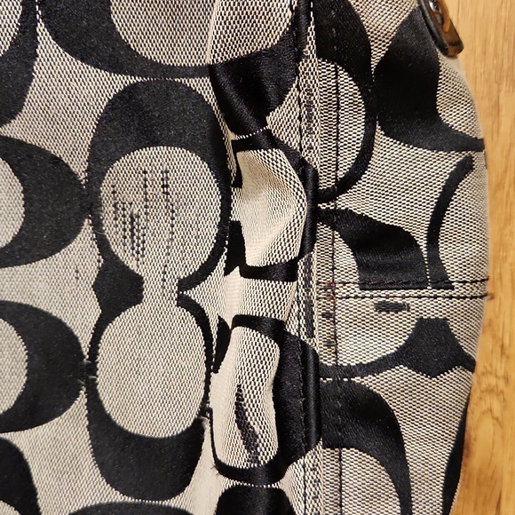 Coach C Signature 11 X 14 Black Zoe Hobo Shoulderbag F14709 - Picture 3 of 14